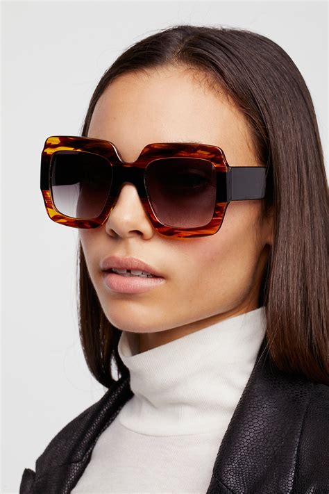 designer sunglasses for women oversize.